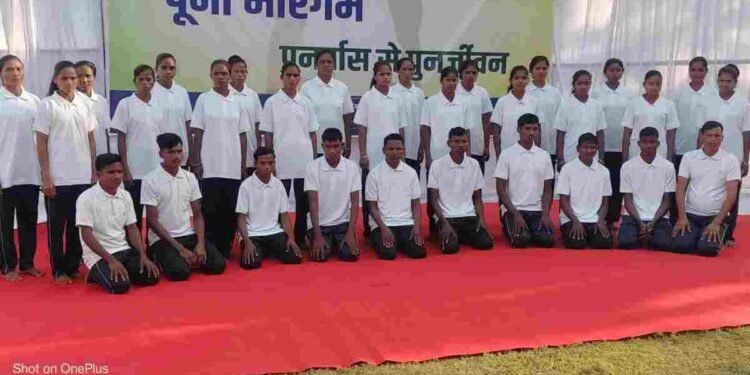 बस्तर में माओवाद को बड़ा झटका, सुकमा-बीजापुर में 51 सक्रिय नक्सलियों ने किया आत्मसमर्पण