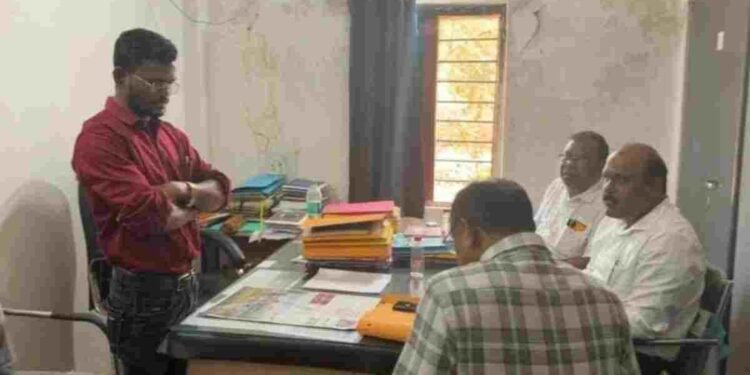 CG NEWS: क्लर्क रिश्वत लेते रंगे हाथ गिरफ्तार, ACB ने ट्रैप कर पकड़ा