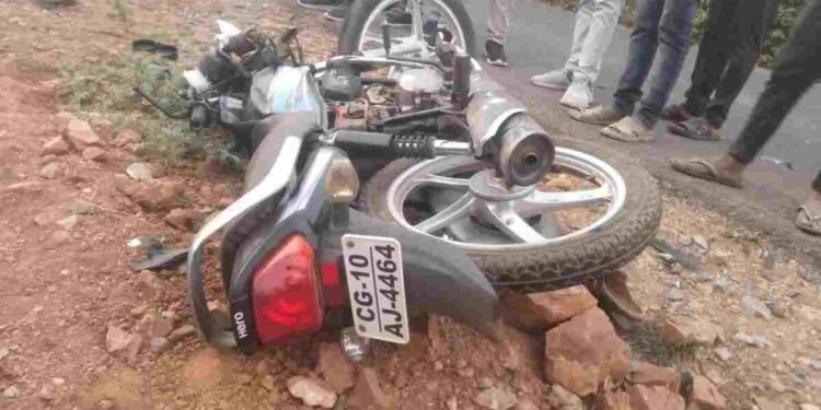 बिलासपुर में भीषण सड़क हादसा: दो युवकों की मौके पर मौत, एक गंभीर घायल