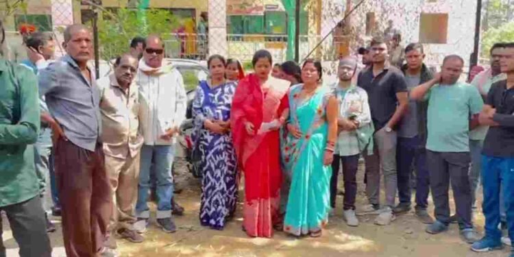 CG NEWS: मेडिकल कॉलेज अस्पताल में 13 माह की बच्ची की मौत, परिजनों का आरोप इंजेक्शन के बाद बिगड़ी हालत