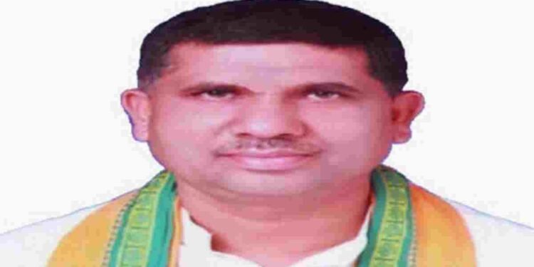 CG NEWS: पूर्व विधायक कोमल जंघेल पर अश्लीलता के आरोप, FIR दर्ज