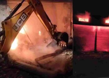 CG NEWS: कपड़ा दुकान में लगी में भीषण आग, लाखों का माल जलकर राख