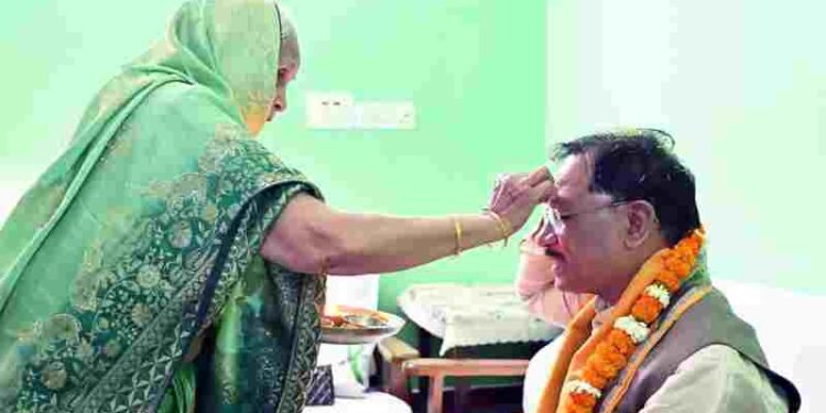 माँ का आशीर्वाद और अपार जनस्नेह : बगिया में आत्मीयता के साथ मना मुख्यमंत्री का जन्मदिन