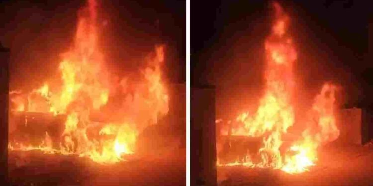 CG NEWS: रायपुर में कांग्रेस नेता के वाहन जलाए गए, सुरक्षा व्यवस्था पर सवाल