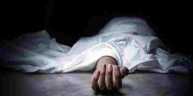 CG NEWS: प्रेमी के घर मिला युवती का शव; परिजनों ने लगाया हत्या का आरोप, चौकी का घेराव