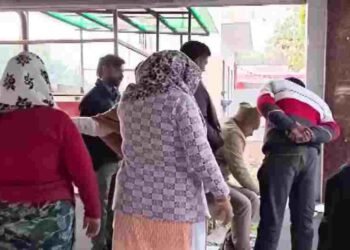 टॉयलेट के लिए रुके यात्रियों को टैंकर ने कुचला, 6 की मौत