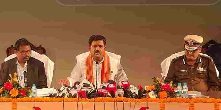 नक्सलवाद का मार्च तक छत्तीसगढ़ से होगा खात्मा, डिप्टी सीएम विजय शर्मा ने पेश किया गृह विभाग का रिपोर्ट कार्ड”