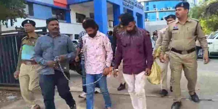 रायपुर पुलिस की बड़ी कार्रवाई: हिस्ट्रीशीटर मुकेश गुप्ता और भाई संजू गिरफ्तार