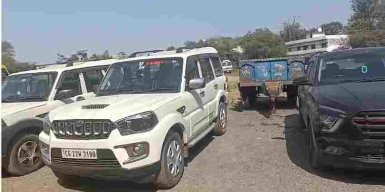 CG NEWS- विदाई समारोह में ‘स्टंटबाजी’ पड़ी महंगी, 12 छात्रों सहित 16 लोगों पर FIR दर्ज, 4 गाड़ियां जब्त