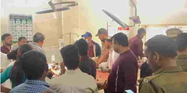 CG NEWS: चरित्र शंका में पति का खूनी हमला, पत्नी की हालत नाजुक, मां-बहन भी घायल