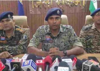 सुकमा में बड़ा ब्रेकथ्रू: एक साथ 22 नक्सलियों ने डाला हथियार