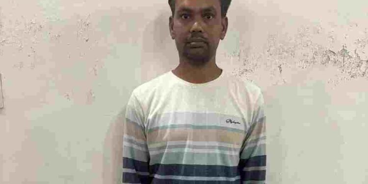 CG NEWS- फर्जी दस्तावेज के सहारे की 15 साल नौकरी, अब कोर्ट ने शिक्षक को सुनाई सजा