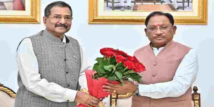 मुख्यमंत्री विष्णु देव साय से छत्तीसगढ़ राज्य पुलिस जवाबदेही प्राधिकरण के नव पदस्थ सदस्य राजीव श्रीवास्तव ने की भेंट