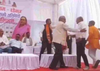 CG NEWS: कृषि महाविद्यालय भूमिपूजन कार्यक्रम में BJP नेताओं की हाथापाई, VIDEO