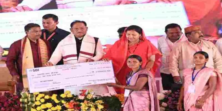 महतारी वंदन योजना से मातृशक्ति को मिला आर्थिक संबल : मुख्यमंत्री विष्णु देव साय