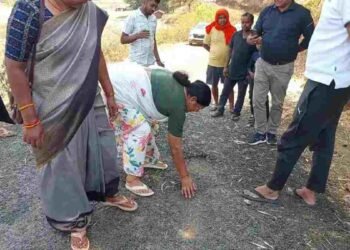 जशपुर में करोड़ों की सड़क कुछ ही महीनों में उखड़ी, विधायक रायमुनी भगत ने जताई नाराजगी