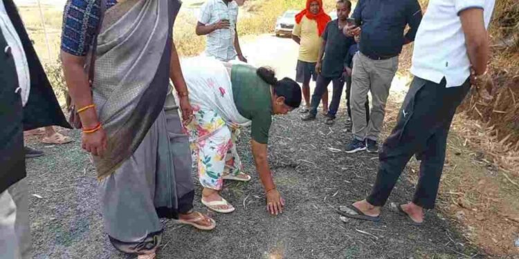 जशपुर में करोड़ों की सड़क कुछ ही महीनों में उखड़ी, विधायक रायमुनी भगत ने जताई नाराजगी
