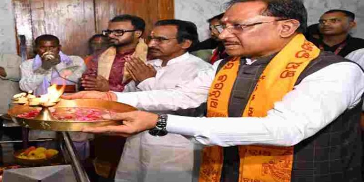 मुख्यमंत्री विष्णु देव साय ने जगन्नाथ मंदिर में की पूजा-अर्चना