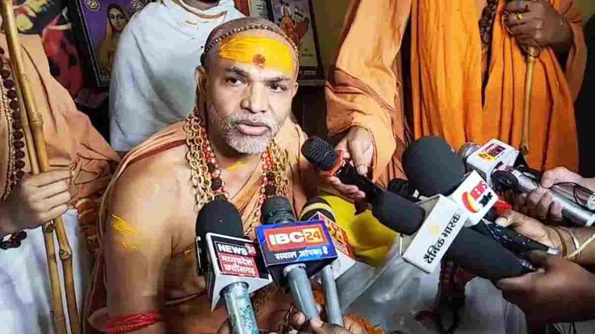 योगी आदित्यनाथ असली हिंदू नहीं हैं- स्वामी अविमुक्तेश्वरानंद