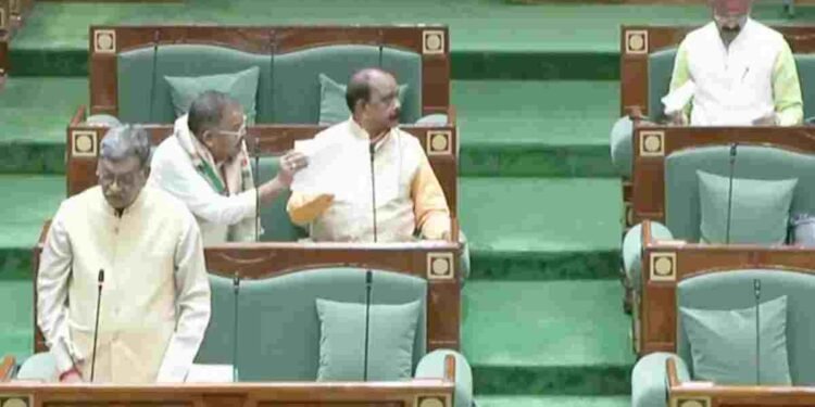 छत्तीसगढ़ विधानसभा में SIR को लेकर हंगामा: विपक्ष का स्थगन प्रस्ताव अस्वीकृत, सदन में हंगामा