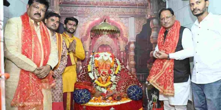 मुख्यमंत्री विष्णुदेव साय ने चंदखुरी में माता कौशल्या एवं भगवान श्रीराम के किए दर्शन: प्रदेश की सुख-समृद्धि की कामना की