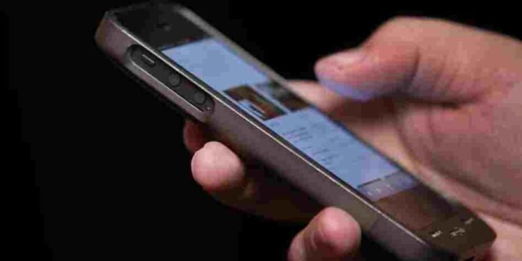 बड़ी खबर: अब रील देखना होगा महंगा? सरकार लगा सकती है ‘डेटा टैक्स’!