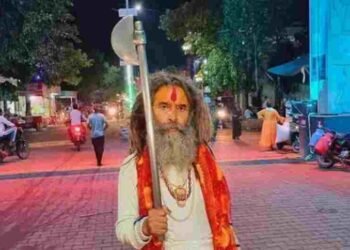 ‘फरसा वाले बाबा’ की हत्या पर बवाल, मथुरा में गौरक्षकों ने दिल्ली-आगरा हाईवे किया जाम