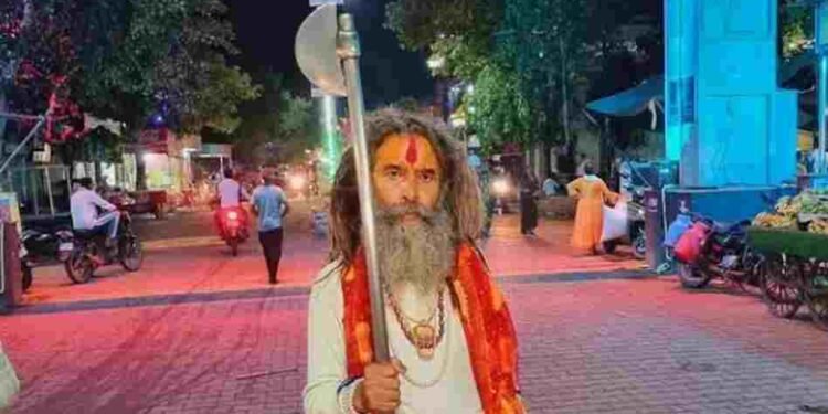 ‘फरसा वाले बाबा’ की हत्या पर बवाल, मथुरा में गौरक्षकों ने दिल्ली-आगरा हाईवे किया जाम