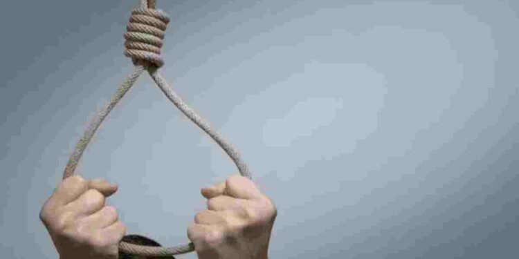 CG NEWS: ‘छू लो आसमान’ हॉस्टल में 10वीं के छात्र ने की आत्महत्या, हाथ पर लिखा- ‘अलविदा दोस्तों’