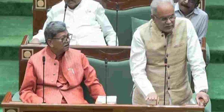 छत्तीसगढ़ विधानसभा में धान को लेकर हंगामा, चूहों के खाने के आरोप पर गरमाया सदन