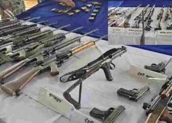 नक्सलवाद पर बड़ी कामयाबी: डेडलाइन के आखिरी दिन 5 नक्सलियों ने किया आत्मसमर्पण, 40 हथियार बरामद