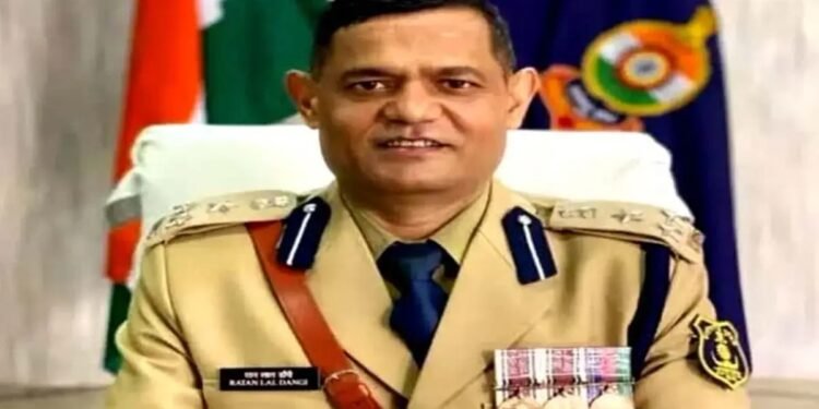 रायपुर में बड़ा एक्शन: IG रतनलाल डांगी निलंबित, सोशल मीडिया पर फोटो वायरल होने के बाद कार्रवाई