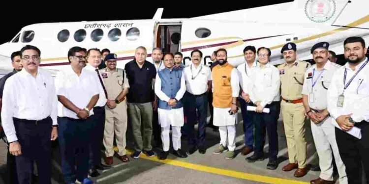 बिलासा देवी एयरपोर्ट से रात्रिकालीन उड़ानों की शुरुआत, पहली उड़ान से CM रायपुर रवाना