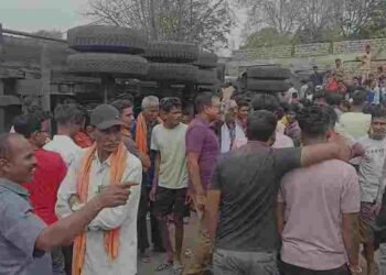 कोरबा में भीषण सड़क हादसा: कोयला लदे ट्रेलर ने बाइक सवार तीन युवकों को रौंदा, मौके पर मौत