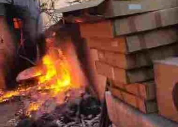 रायपुर ब्रेकिंग: देवेंद्र इलाके के इलेक्ट्रानिक गोदाम में भीषण आग, मौके पर पहुंची फायर ब्रिगेड, VIDEO