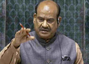 बिरला के खिलाफ अविश्वास प्रस्ताव गिरा, LS ने ध्वनिमत से किया खारिज