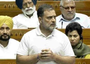 क्या हम US के कहने पर तेल खरीदेंगे? संसद में राहुल ने सरकार को घेरा