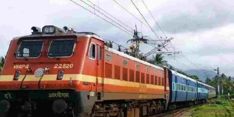 रायपुर-बिलासपुर रूट पर 11 लोकल ट्रेनें 11 दिन तक रद्द, यात्रियों की बढ़ेगी परेशानी