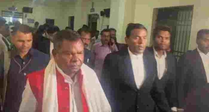 शराब घोटाला: ED कोर्ट में 59 आरोपियों की महा-पेशी, कवासी लखमा और चैतन्य बघेल भी पहुंचे!