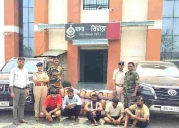 CG NEWS- दो लग्जरी कारों में हो रही थी गांजे की तस्करी, 5 आरोपी दबोचे गए