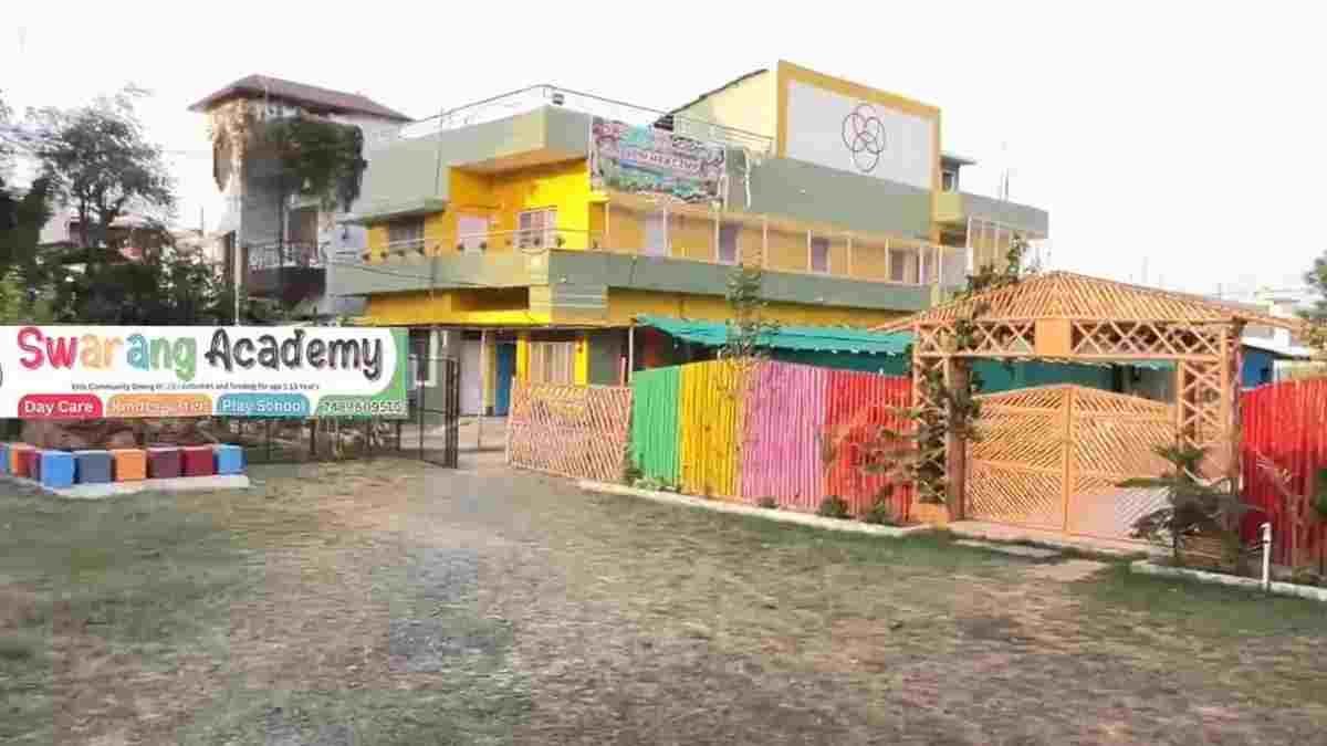 अंबिकापुर में स्कूल पर सवाल: सरगुजिहा बोलने वाले बच्चे को नहीं मिला एडमिशन, DEO का नोटिस