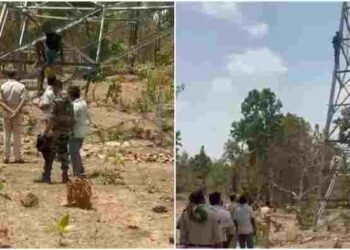 CG NEWS- हाईटेंशन टावर पर चढ़ा युवक: पत्नी से नाराज होकर 400 फीट ऊपर बैठा, 3 घंटे बाद सुरक्षित उतारा गया