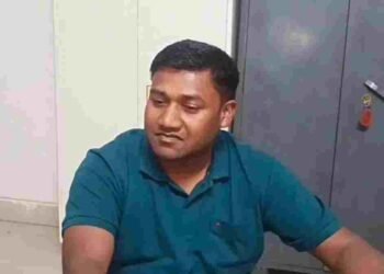 सूरजपुर में ACB-EOW की बड़ी कार्रवाई: कृषि अधिकारी 1 लाख की रिश्वत लेते गिरफ्तार