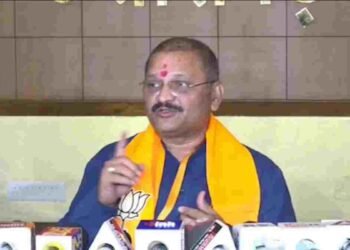 विदेशी फंडिंग और धर्मांतरण पर सियासत गरम: सांसद संतोष पाण्डेय ने कांग्रेस के ‘हाथ’ को बताया ‘साजिश’ के साथ