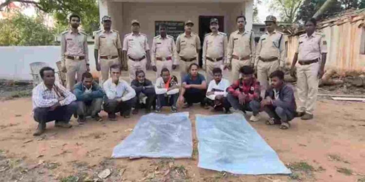 CG NEWS: अंतरराज्यीय तस्कर गिरोह का भंडाफोड़, दो तेंदुए की खाल के साथ 9 तस्कर गिरफ्तार