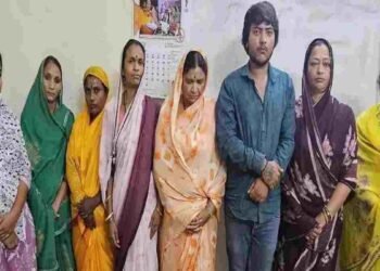 रायपुर में इंटरस्टेट चेन स्नैचिंग गिरोह का भंडाफोड़: 8 गिरफ्तार, 7 महिलाएं शामिल, लग्जरी कार से करते थे वारदात