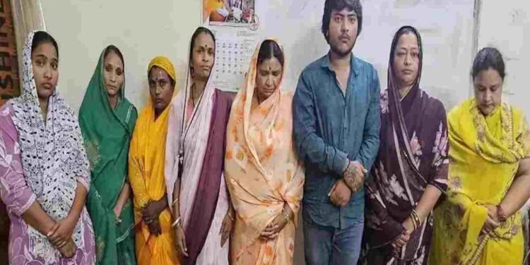 रायपुर में इंटरस्टेट चेन स्नैचिंग गिरोह का भंडाफोड़: 8 गिरफ्तार, 7 महिलाएं शामिल, लग्जरी कार से करते थे वारदात