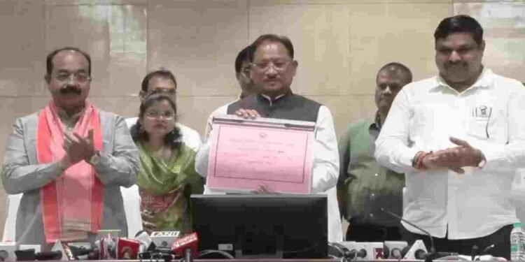 CGBSE Result 2026: छत्तीसगढ़ बोर्ड के नतीजे जारी; 12वीं में जिज्ञासु और 10वीं में संध्या, परीरानी और अंशुल शर्मा ने किया टॉप!