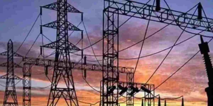 बिजली विभाग की बेरहमी: रायपुर में भीषण गर्मी के बीच बिना सूचना काटे जा रहे कनेक्शन, अंधेरे में कटे दिन-रात