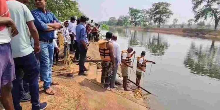 CG NEWS: नहर में नहाने के दौरान पिता-बेटी बहे, एक बच्ची बचाई गई